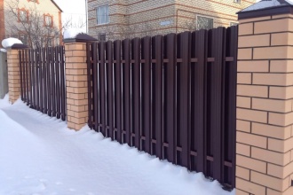Забор из евроштакетника в шахматном порядке 30 метров фото в Серебряных Прудах