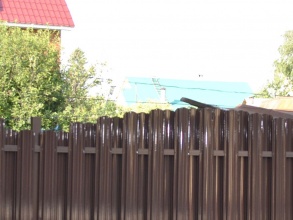 Забор из евроштакетника на ленточном фундаменте 10 метров фото в Серебряных Прудах