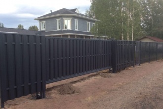 Забор из евроштакетника с бетонированием столбов 80 метров фото в Серебряных Прудах